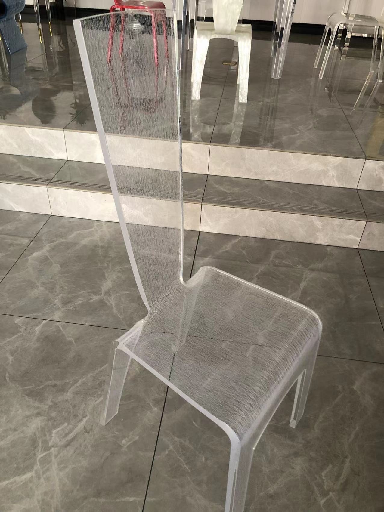 高背水磨石纹理透明亚克力椅